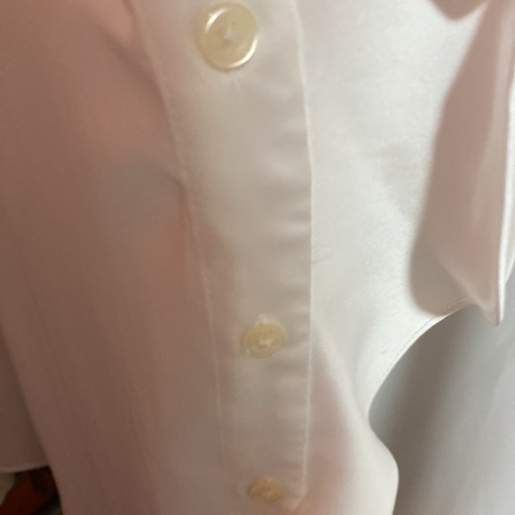 Donna Karan New York off white long sleeve blouse.  Mint condition - Picture 6 of 7
